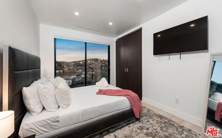 7567 Hermes Drive, Los Angeles, California 90046