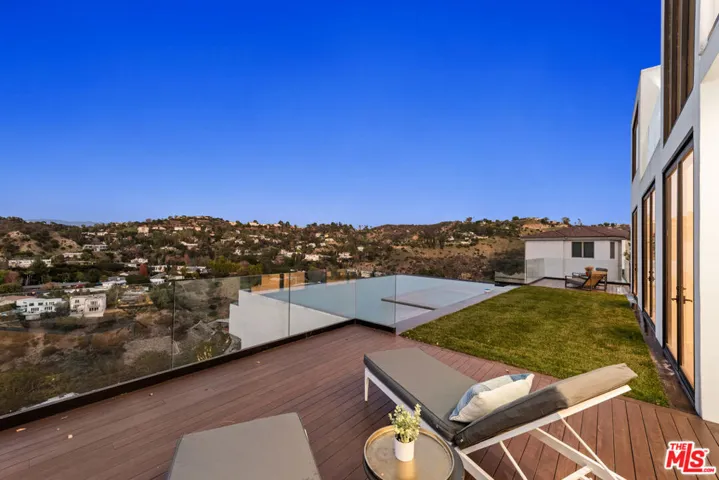 7567 Hermes Drive, Los Angeles, California 90046