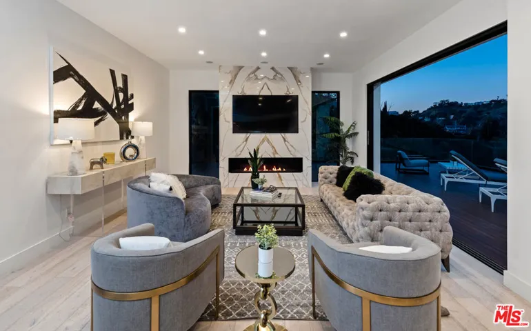 7567 Hermes Drive, Los Angeles, California 90046