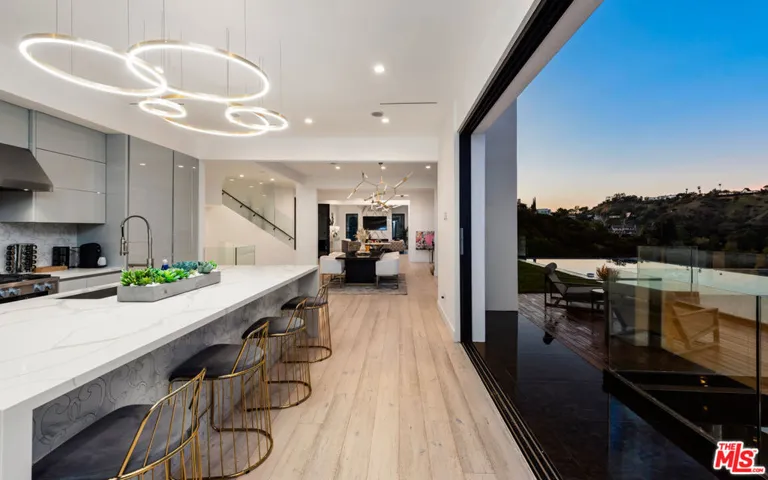 7567 Hermes Drive, Los Angeles, California 90046