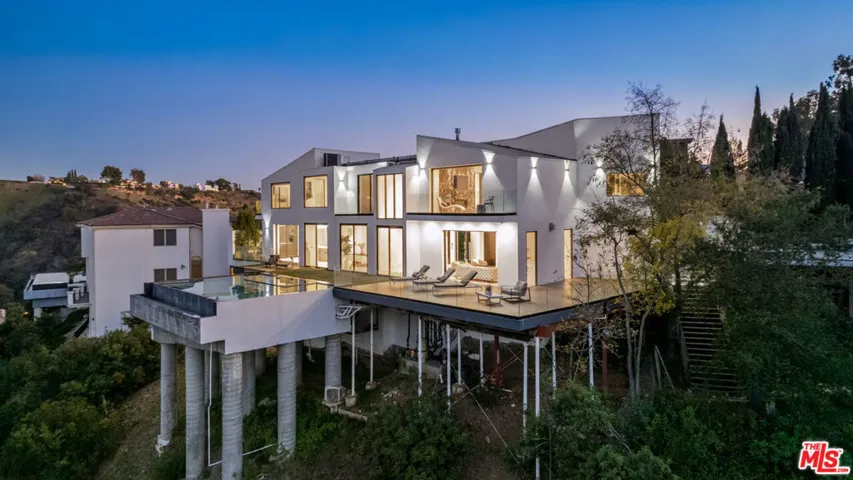 7567 Hermes Drive, Los Angeles, California 90046