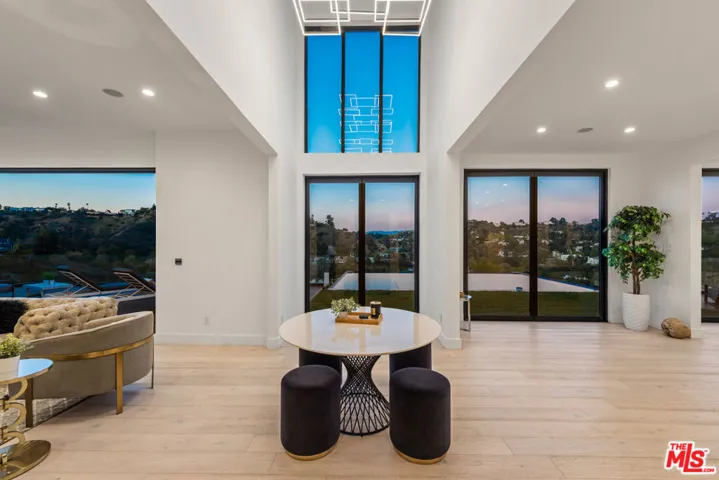 7567 Hermes Drive, Los Angeles, California 90046