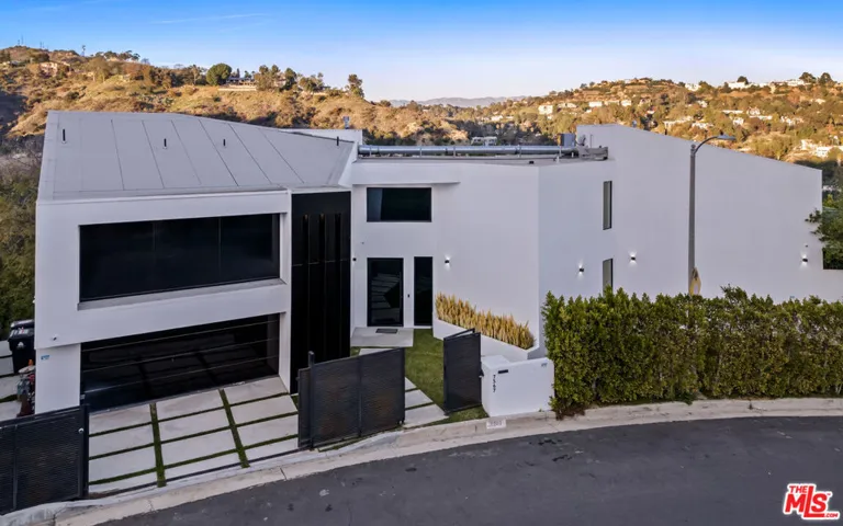7567 Hermes Drive, Los Angeles, California 90046