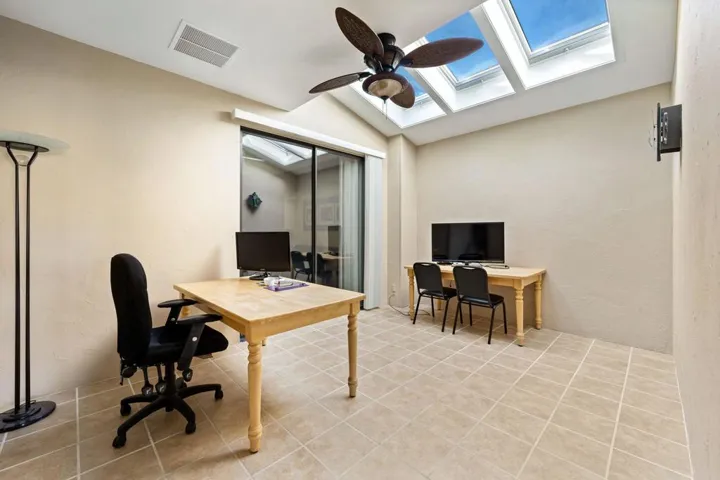 40-web-or-mls-JV_Northwood_Dec22_040