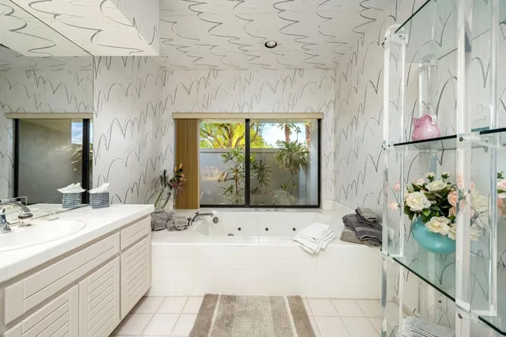44-web-or-mls-JV_Northwood_Dec22_044