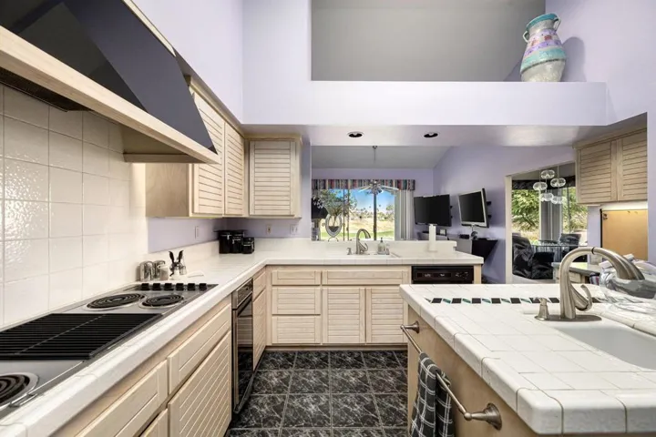 37-web-or-mls-JV_Northwood_Dec22_037