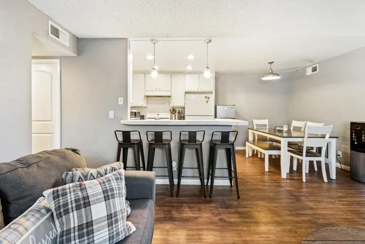 Kitchen Bar seating