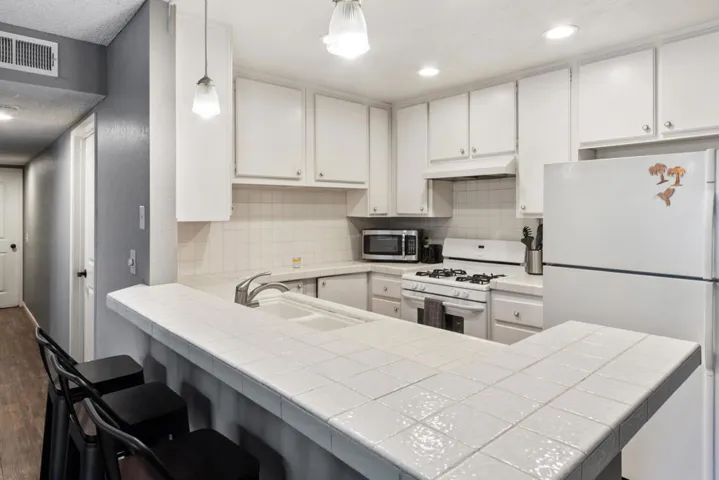 Kitchen Bar