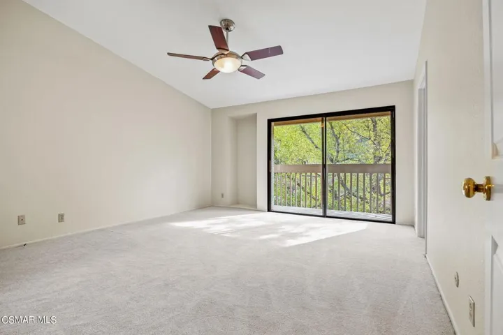 22-web-or-mls-UpmarketMedia_26110AlizA-4