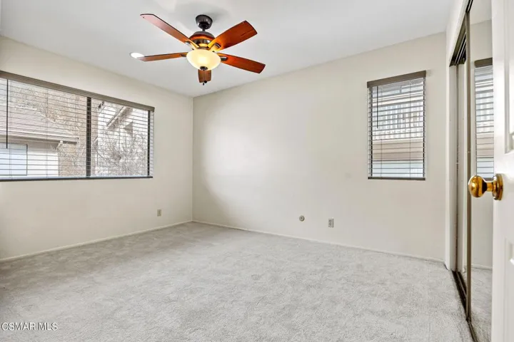30-web-or-mls-UpmarketMedia_26110AlizA-1