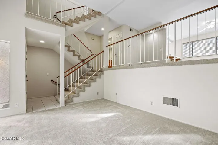 10-web-or-mls-UpmarketMedia_26110AlizA-1