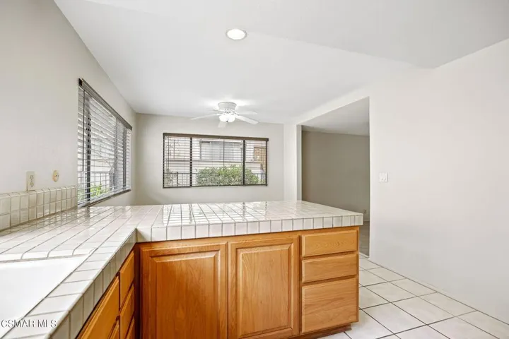 20-web-or-mls-UpmarketMedia_26110AlizA-2