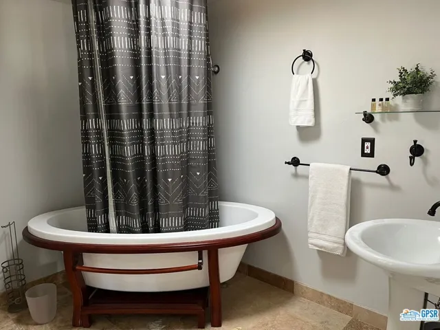 52860 Avenida Obregon Avenue, La Quinta, California 92253