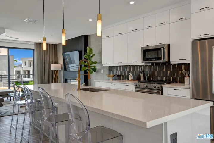 962 Cameron Center Drive, Palm Springs, California 92264