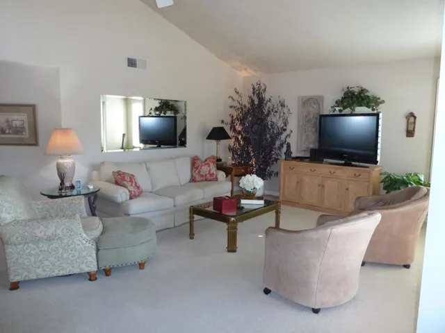 CS 106 living room
