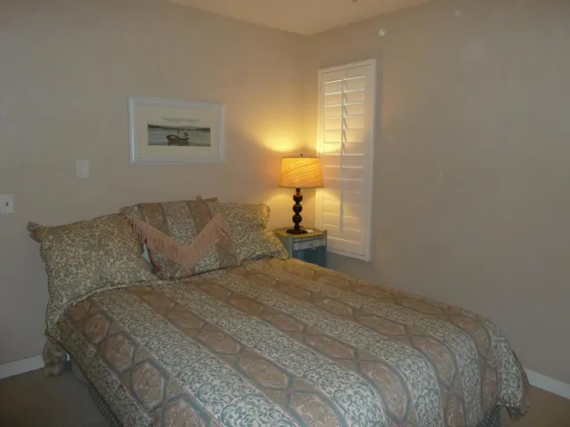 CS 106 Bedroom #2L1010320
