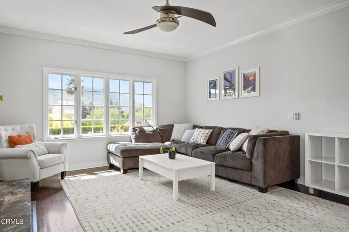 9-web-or-mls-UpmarketMedia_11371Gle-12
