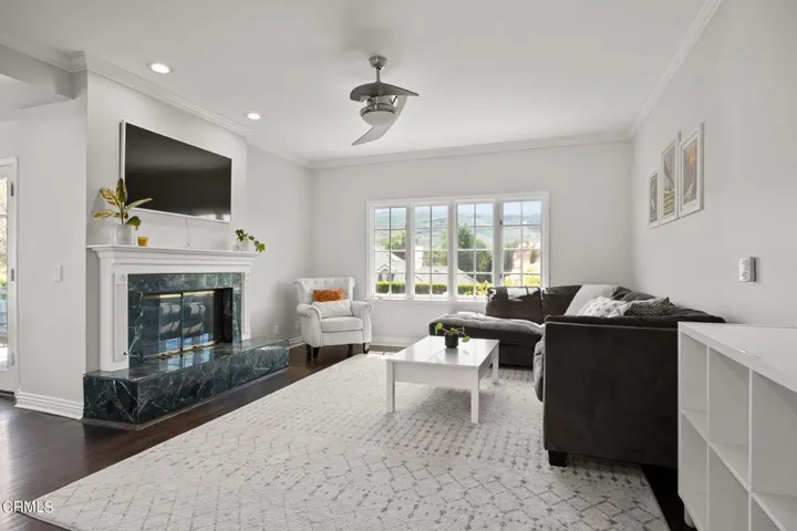 8-web-or-mls-UpmarketMedia_11371Gle-11