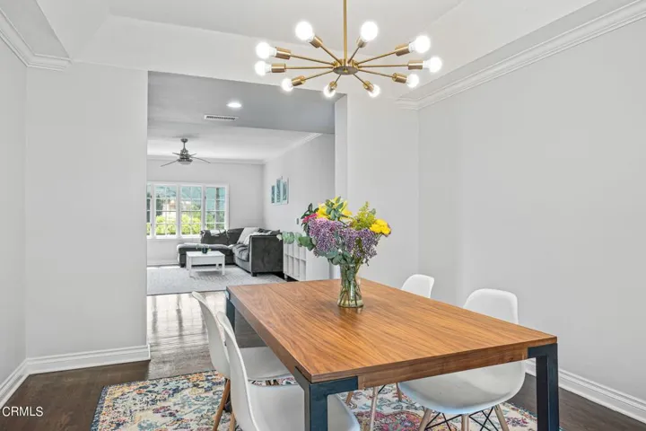 12-web-or-mls-UpmarketMedia_11371Gle-15
