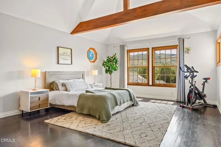 20-web-or-mls-UpmarketMedia_11371Gle-27