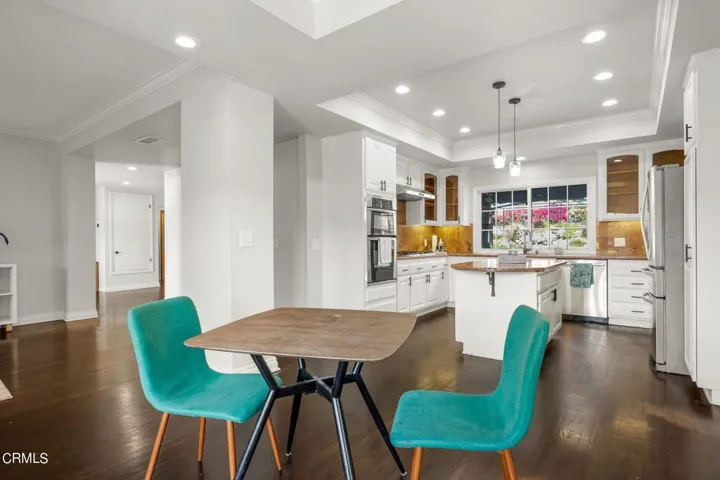 17-web-or-mls-UpmarketMedia_11371Gle-22