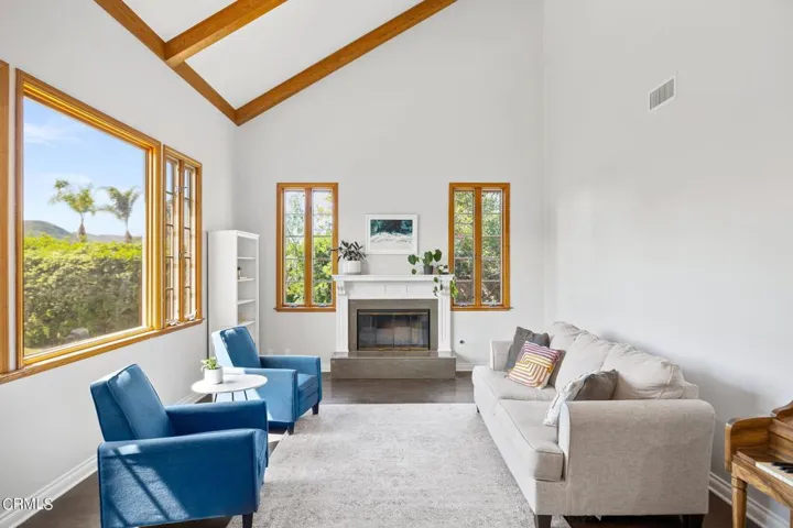 6-web-or-mls-UpmarketMedia_11371Gle-7
