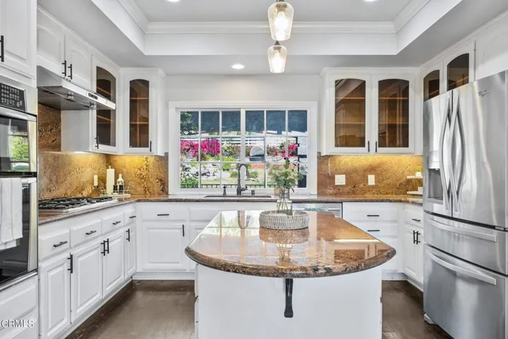 16-web-or-mls-UpmarketMedia_11371Gle-19
