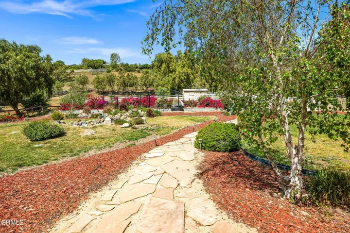 46-web-or-mls-UpmarketMedia_11371Gle-45