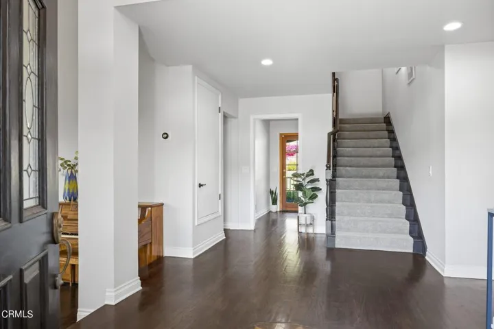 3-web-or-mls-UpmarketMedia_11371Gle-6