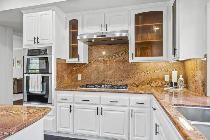 14-web-or-mls-UpmarketMedia_11371Gle-17