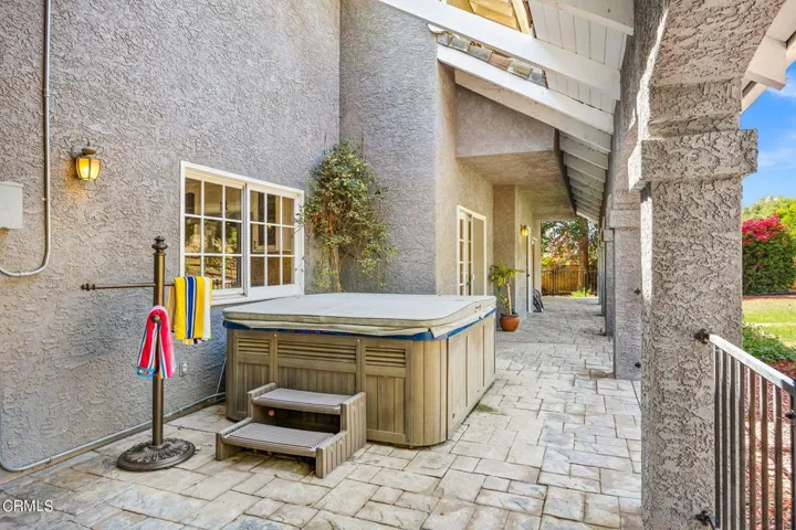 39-web-or-mls-UpmarketMedia_11371Gle-40