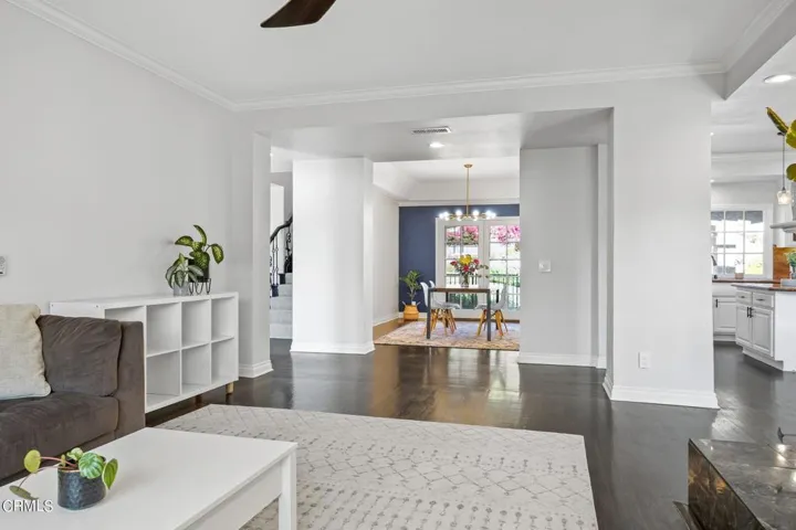 10-web-or-mls-UpmarketMedia_11371Gle-13