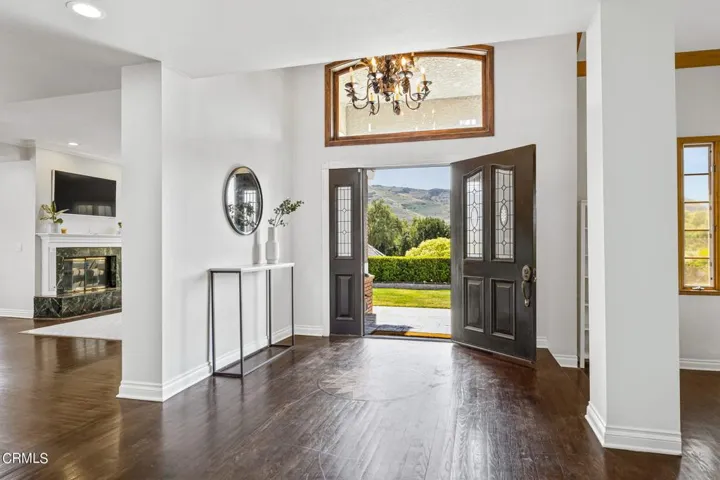 4-web-or-mls-UpmarketMedia_11371Gle-10