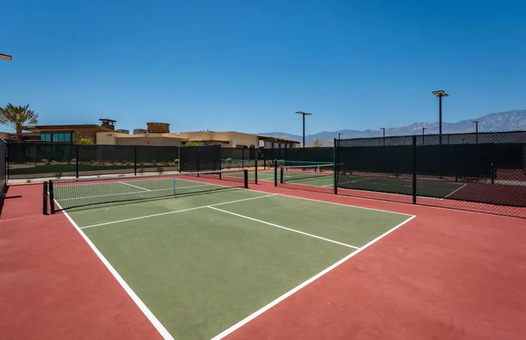 DWRM_ClubhouseAmenityTennisCourtsl