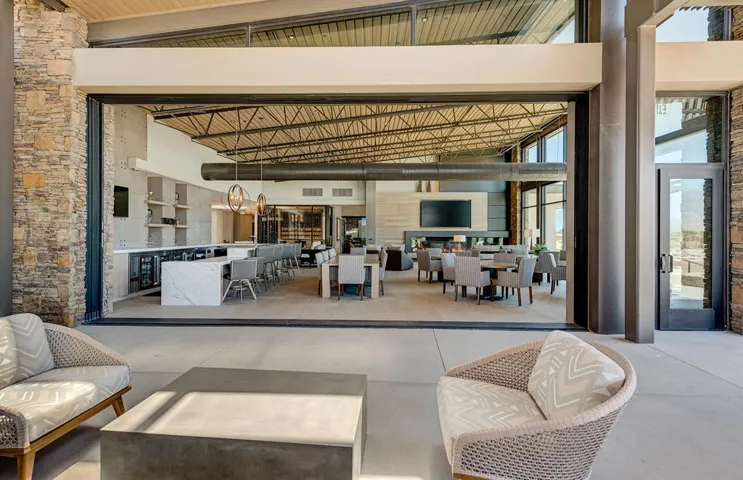 DWRM_ClubhouseOutdoorBreezeway