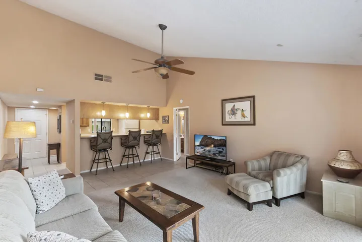 006_Living Room