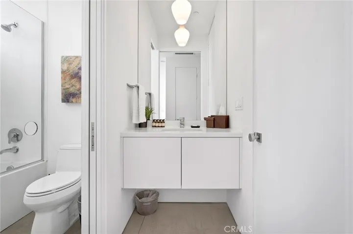 Guest Bathroom 2