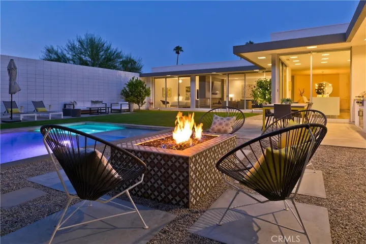 123 W Camino Carmelita, Palm Springs, California 92264