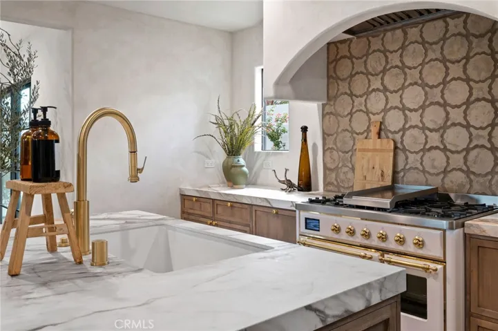 225 W Camino Carmelita, Palm Springs, California 92264