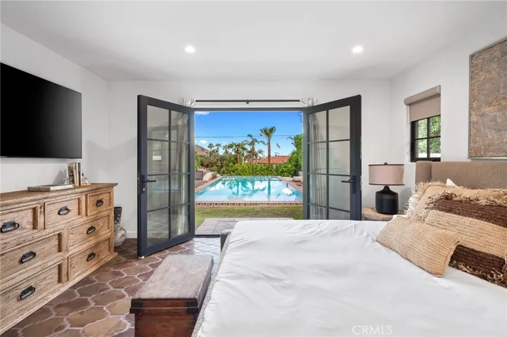225 W Camino Carmelita, Palm Springs, California 92264