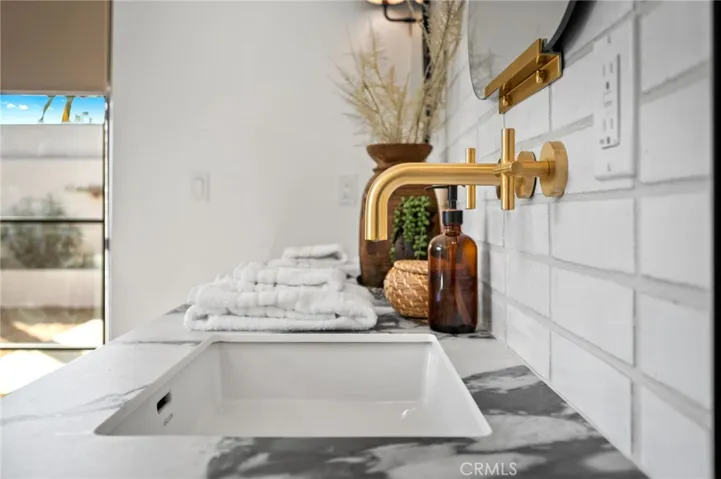 225 W Camino Carmelita, Palm Springs, California 92264