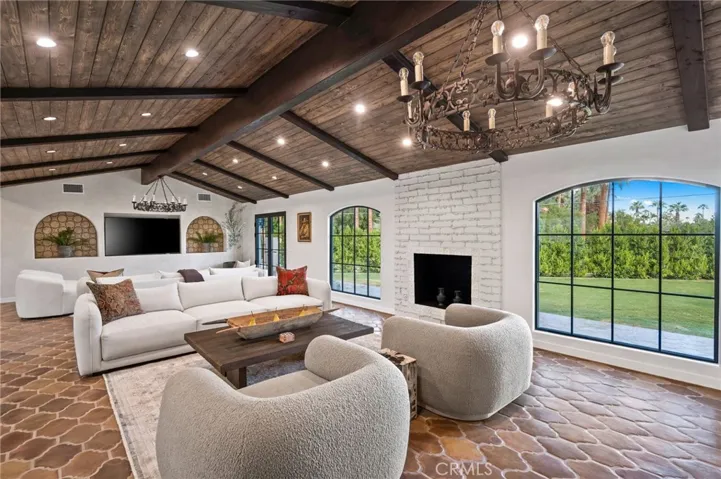 225 W Camino Carmelita, Palm Springs, California 92264