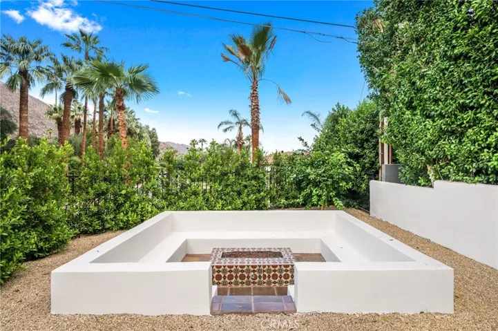 225 W Camino Carmelita, Palm Springs, California 92264