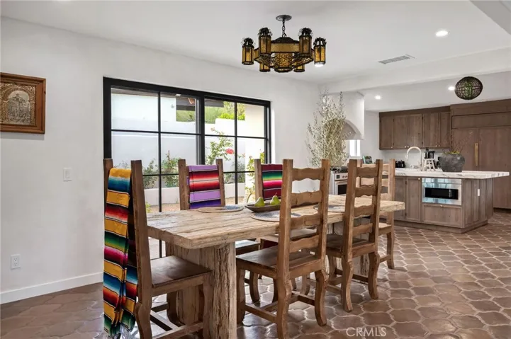 225 W Camino Carmelita, Palm Springs, California 92264