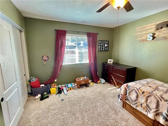 3rd bedroom (upstairs)