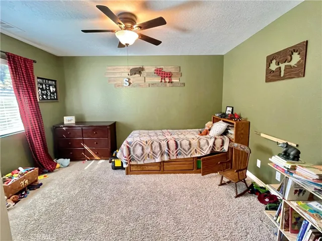 3rd bedroom (upstairs)
