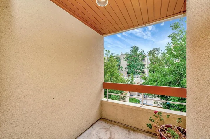 7227 Navajo 219, San Diego, California 92119