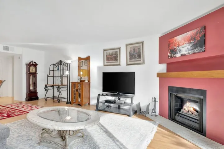 7227 Navajo 219, San Diego, California 92119