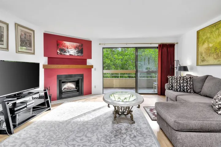 7227 Navajo 219, San Diego, California 92119