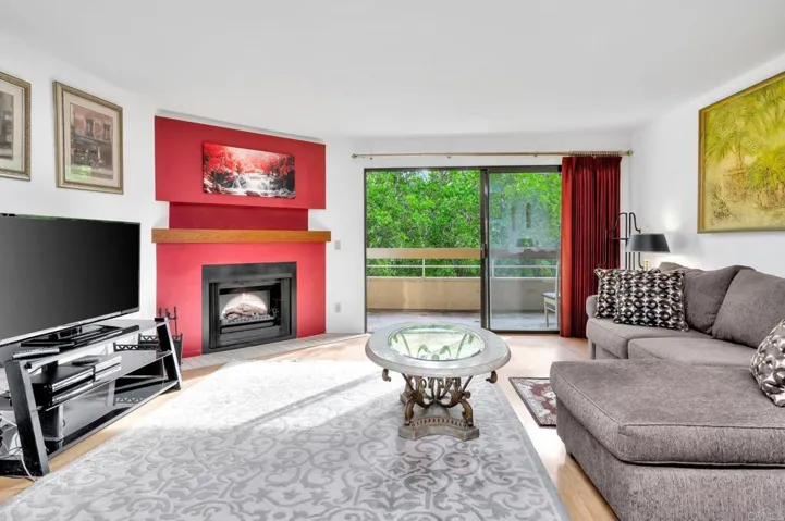 7227 Navajo 219, San Diego, California 92119